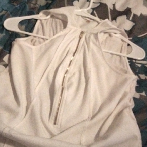 Sleeveless blouse - Picture 1 of 2